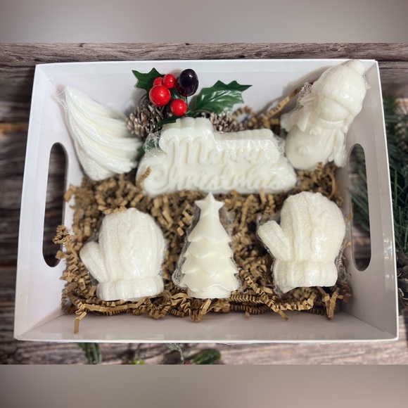 Handmade Holiday Gift Set - Decorative Soaps - SWEATER WEATHER Fragrance ❄️🎁🎄